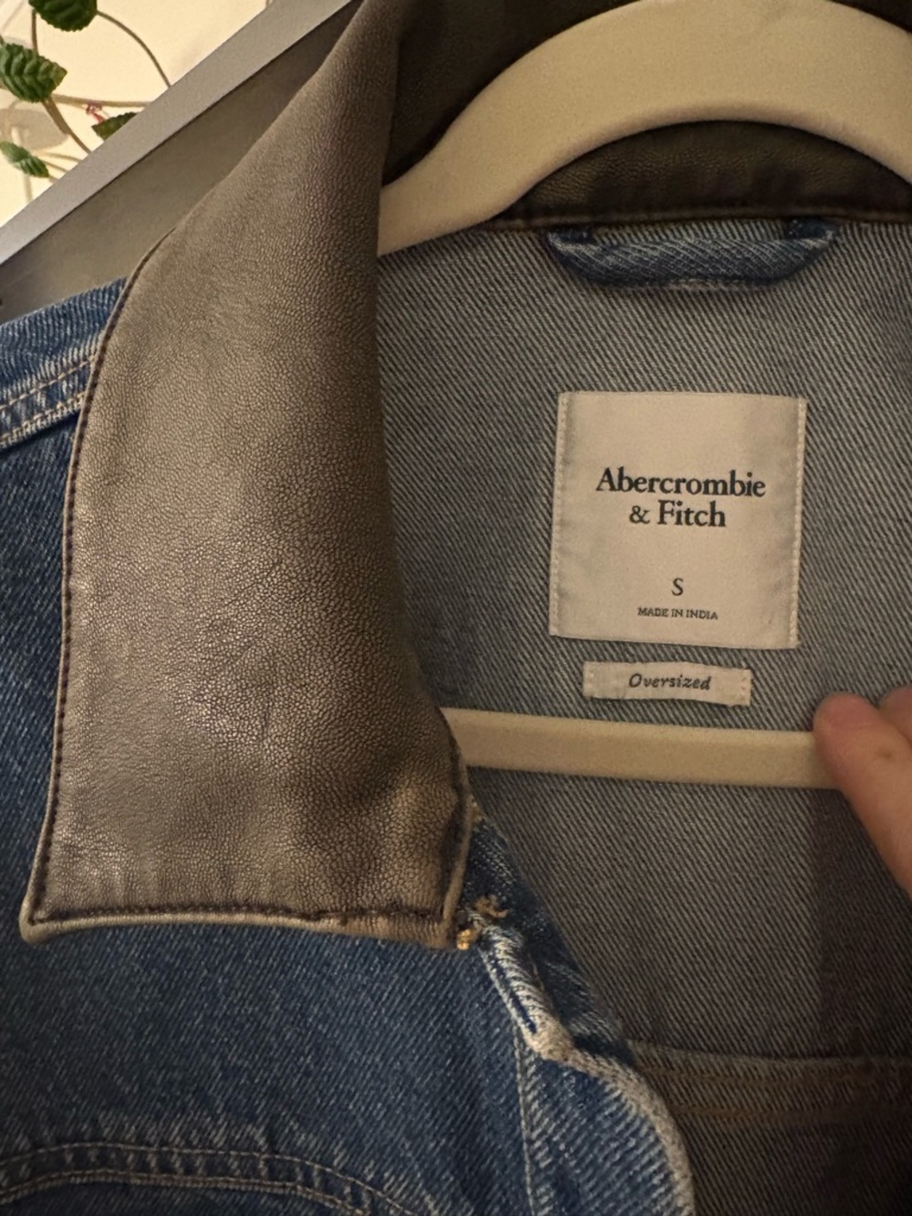 Abercrombie & Fitch Blue Denim Jacket with Brown Collar - Picture 3 of 5